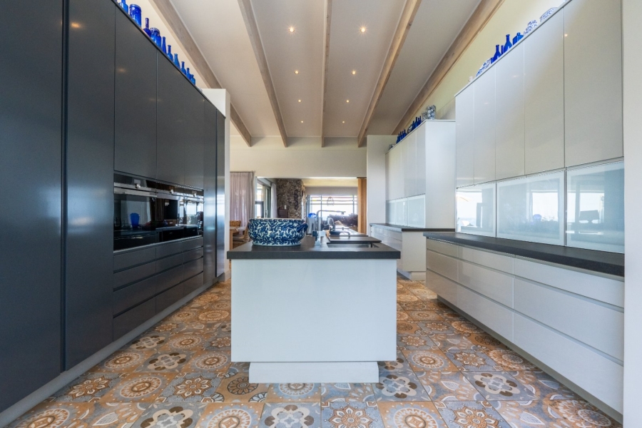 5 Bedroom Property for Sale in Wilderness Heights Western Cape